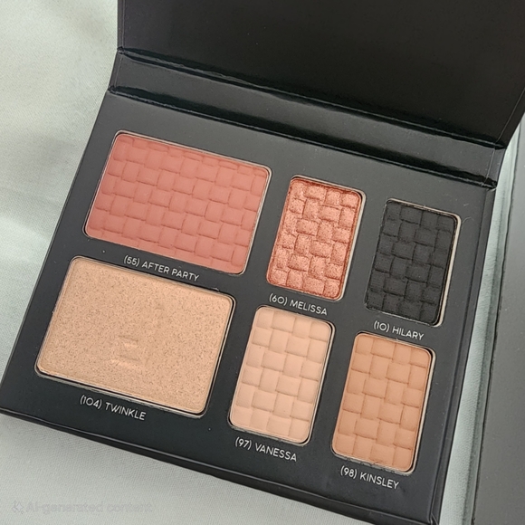 Doucce Black Eyeshadow Palette with Rich Textures - Picture 1 of 5